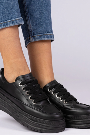 Czarne damskie trampki na... 2