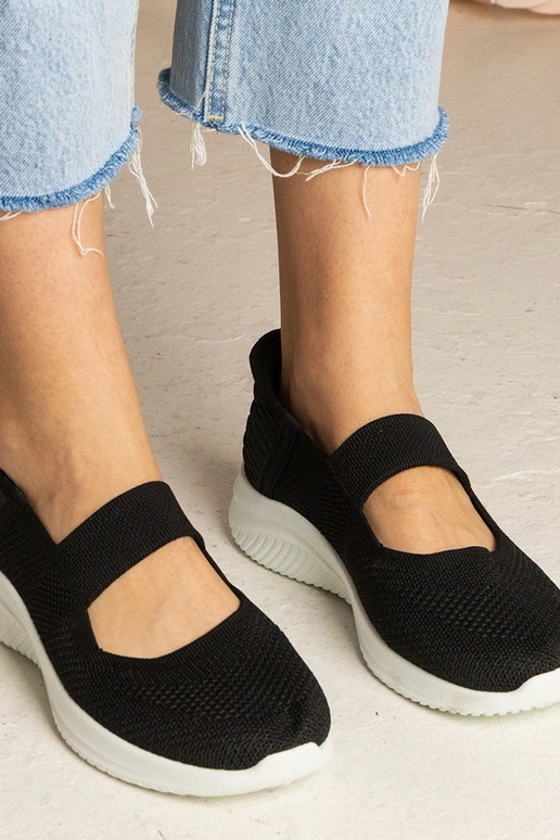 Czarne tenisówki na tłoczonej... Czarne tenisówki na tłoczonej...