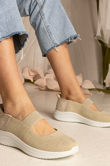 Beżowe tenisówki na...