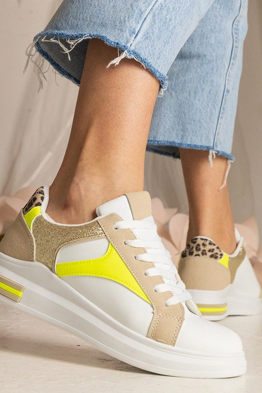 Białe sneakersy damskie z dodatkiem...