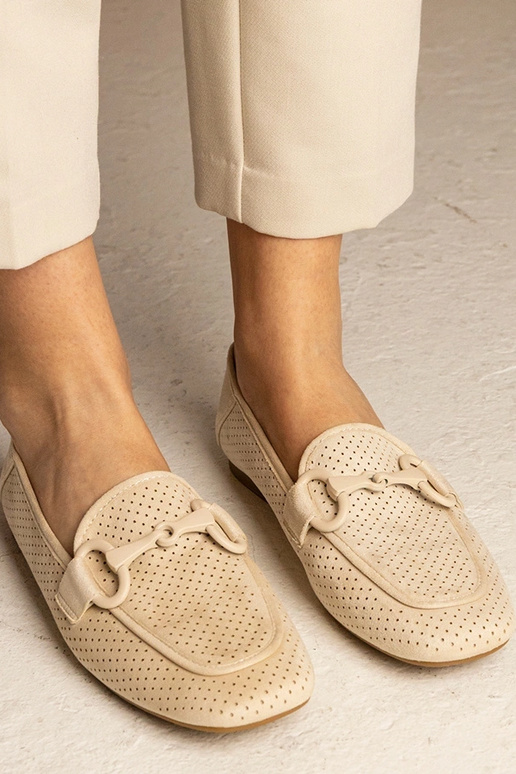 Beżowe damskie mokasyny ażurowe z...