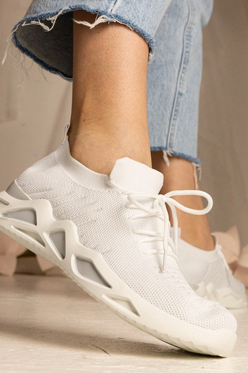 Białe sneakersy damskie z skarpetkową cholewką Miyana 2