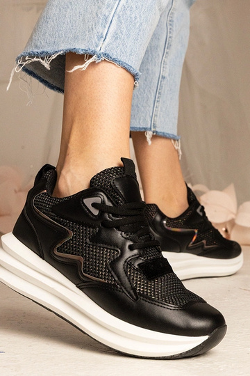 Czarne sneakersy z holograficznym elementem Elaiza