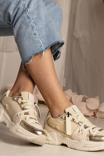 Beżowe sneakersy damskie na... 2