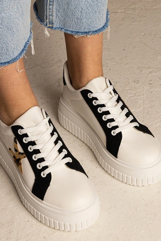 Biało-czarne sneakersy zdobione... Biało-czarne sneakersy zdobione...