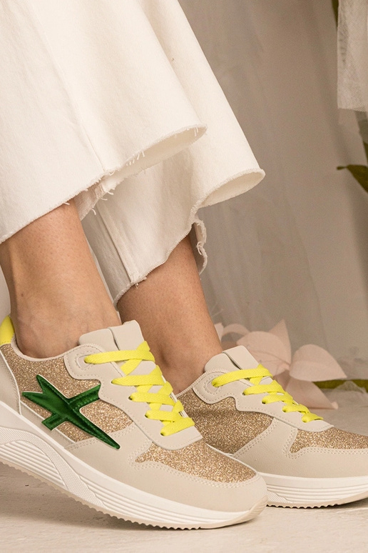 Beżowe sneakersy damskie sportowe z... Beżowe sneakersy damskie sportowe z...