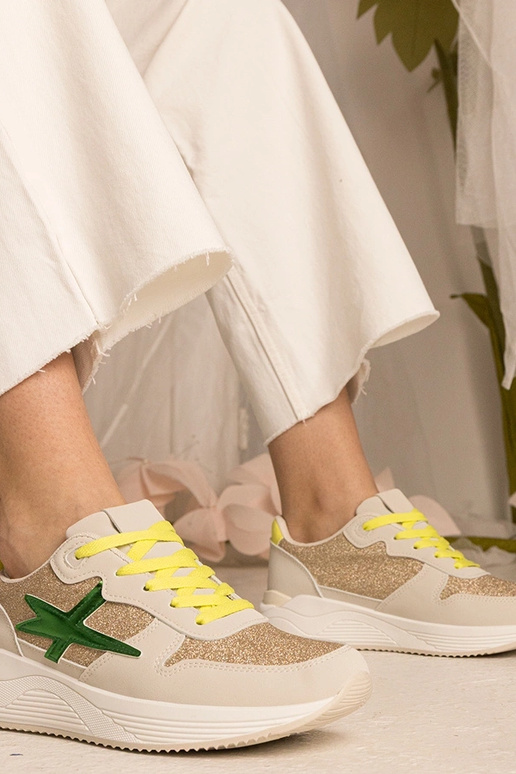 Beżowe sneakersy damskie sportowe z... Beżowe sneakersy damskie sportowe z...