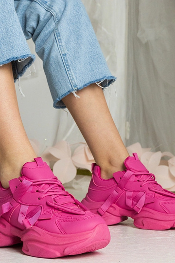 Różowe sneakersy damskie...