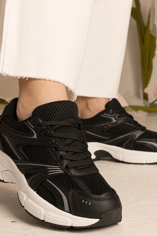 Czarne sneakersy damskie sportowe z... Czarne sneakersy damskie sportowe z...