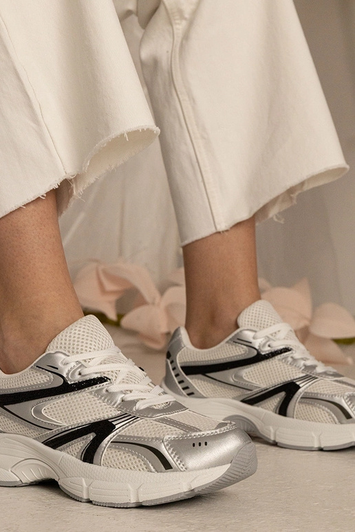 Srebrne sneakersy damskie sportowe z... Srebrne sneakersy damskie sportowe z...