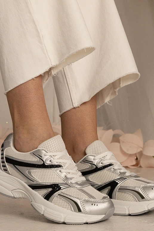 Srebrne sneakersy damskie sportowe z... Srebrne sneakersy damskie sportowe z...