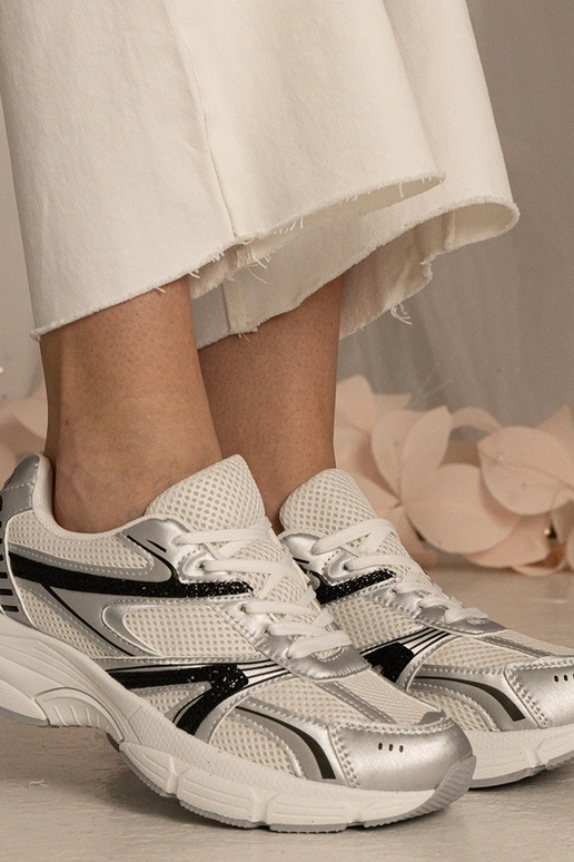 Srebrne sneakersy damskie sportowe z... Srebrne sneakersy damskie sportowe z...