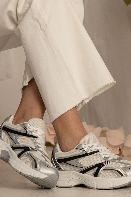 Srebrne sneakersy damskie sportowe z... Srebrne sneakersy damskie sportowe z...