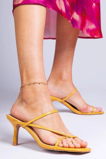 Żółte klapki eleganckie na... 2