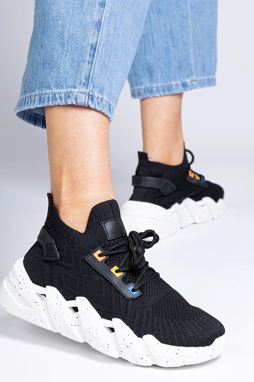 Czarne sportowe sneakersy na masywnej... Czarne sportowe sneakersy na masywnej...