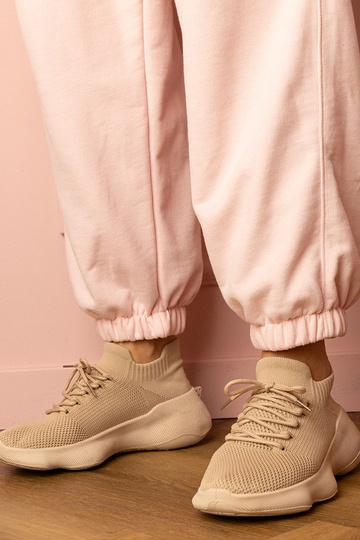 Beżowe sportowe sneakersy ze skarpetkową cholewką Zurry