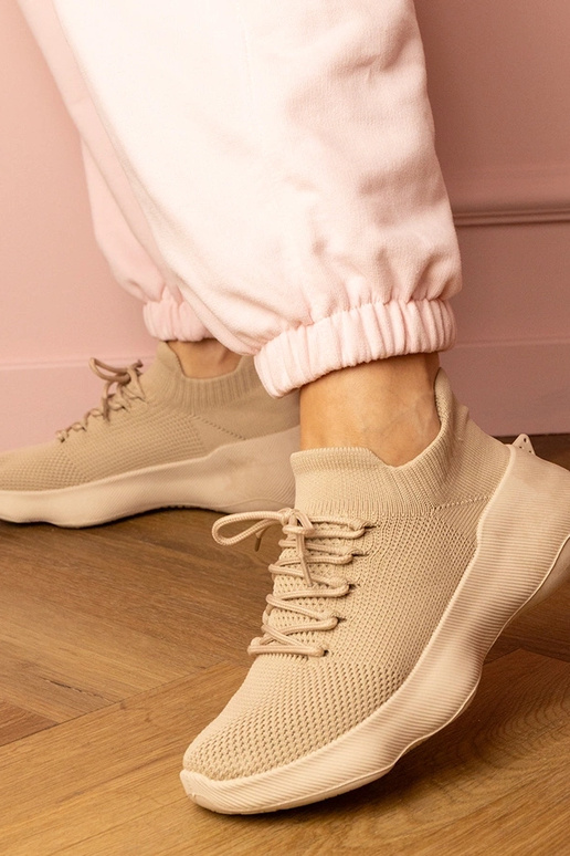 Beżowe sportowe sneakersy ze... Beżowe sportowe sneakersy ze...