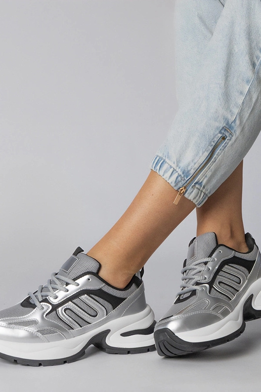 Srebrne sneakersy sportowe na...