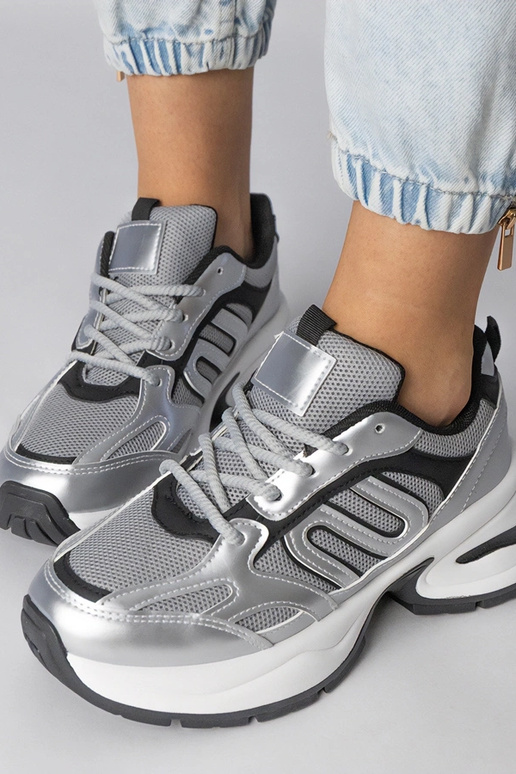 Srebrne sneakersy sportowe na...