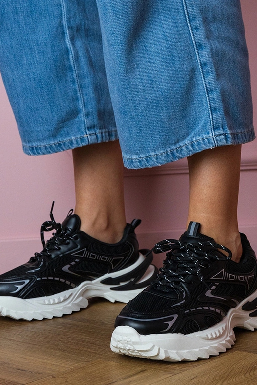 Czarne sneakersy sportowe na grubej... Czarne sneakersy sportowe na grubej...