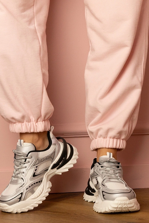Srebrne sneakersy sportowe na grubej...