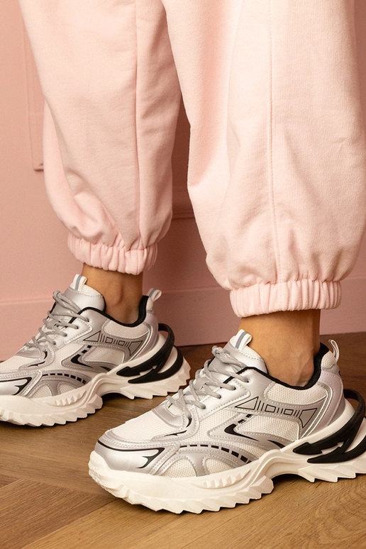 Srebrne sneakersy sportowe na grubej...