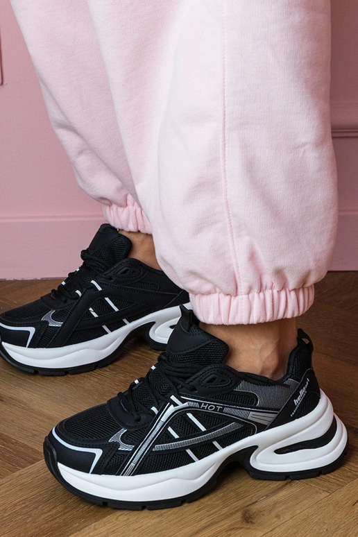 Czarne sneakersy sportowe na masywnej...