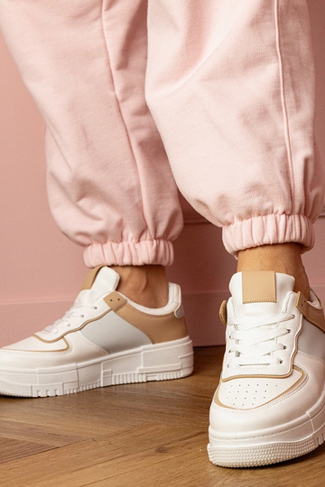 Biało-beżowe sneakersy... 2