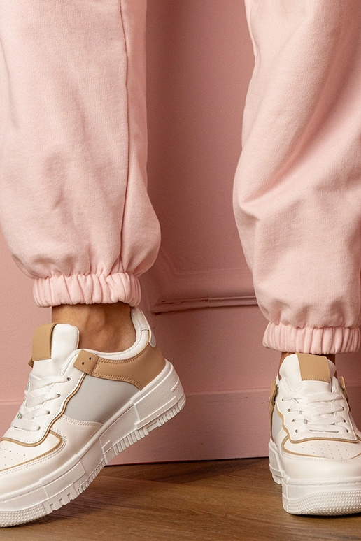 Biało-beżowe sneakersy sportowe na... Biało-beżowe sneakersy sportowe na...