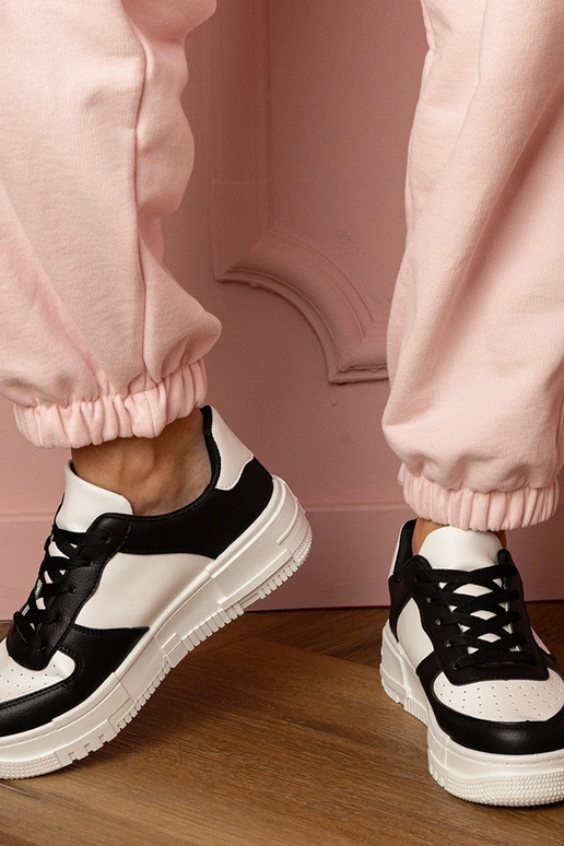 Czarne sneakersy sportowe na...