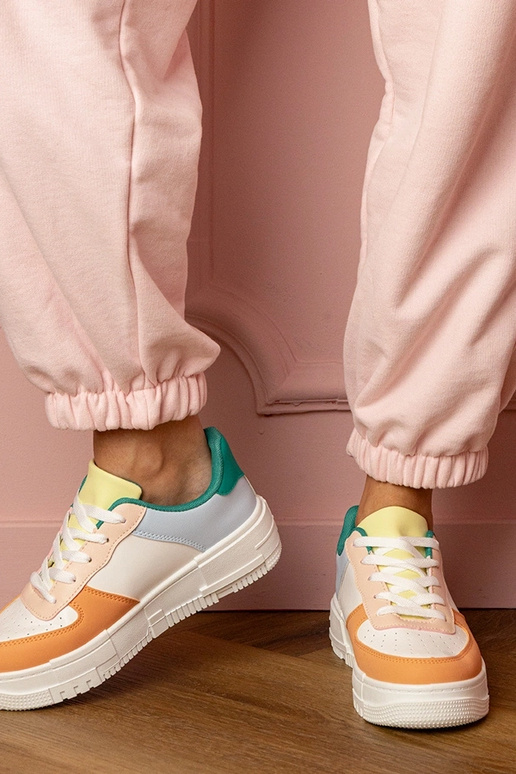 Pomarańczowe sneakersy sportowe na...