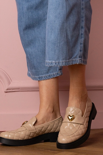 Beżowe mokasyny pikowane...