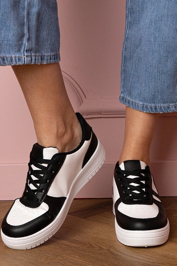 Czarne sneakersy trampki zdobione brokatem Blona