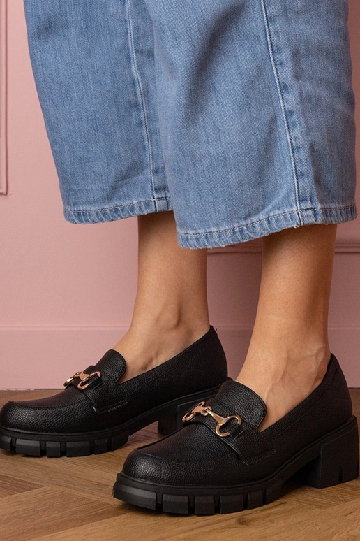 Czarne półbuty na niskim słupku ze... Czarne półbuty na niskim słupku ze...