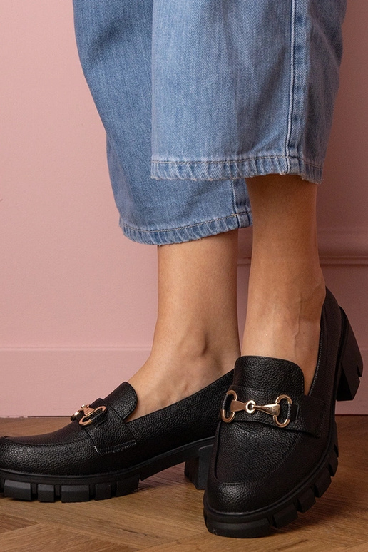 Czarne półbuty na niskim słupku ze... Czarne półbuty na niskim słupku ze...