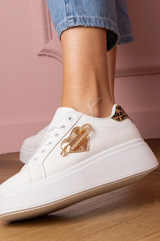 Białe sneakersy z panterkowym... Białe sneakersy z panterkowym...