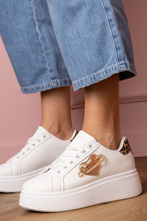 Białe sneakersy z panterkowym... Białe sneakersy z panterkowym...