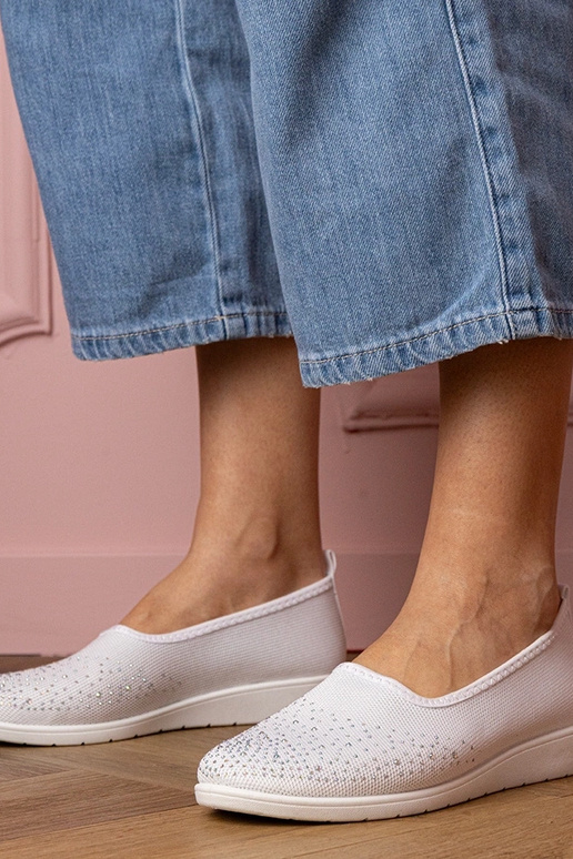 Białe damskie tenisówki z cyrkoniami... Białe damskie tenisówki z cyrkoniami...