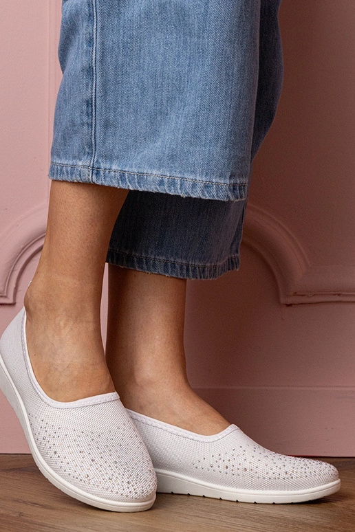 Białe damskie tenisówki z cyrkoniami... Białe damskie tenisówki z cyrkoniami...