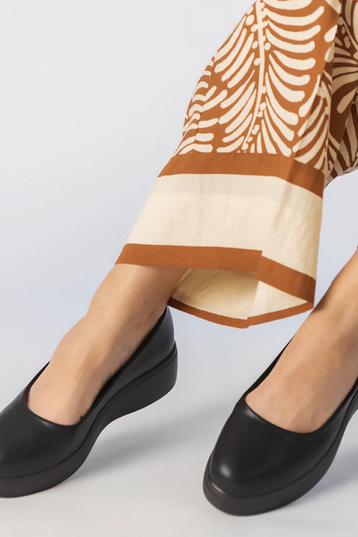 Czarne półbuty na platformie z...