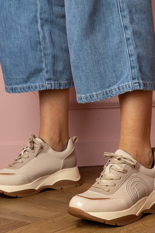 Beżowe sportowe sneakersy damskie Wener Beżowe sportowe sneakersy damskie Wener