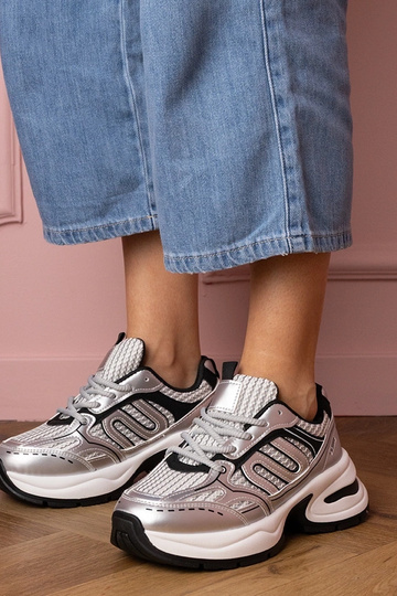 Srebrne sneakersy damskie...