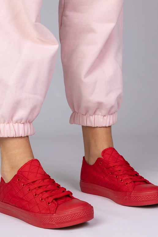 Czerwone klasyczne trampki pikowane...