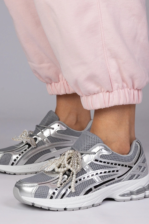 Srebrne sneakersy z odpinanymi...