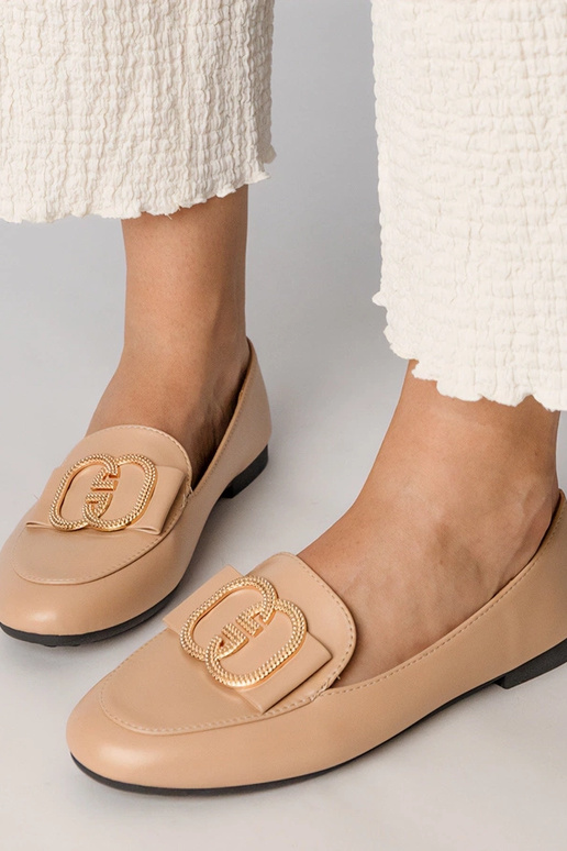 Kremowe mokasyny damskie ze złotą...