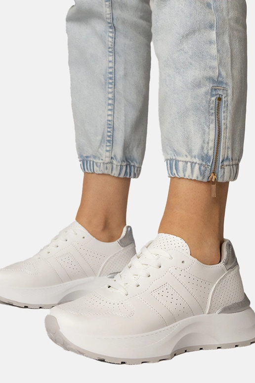 Białe sneakersy sportowe ze srebrną...