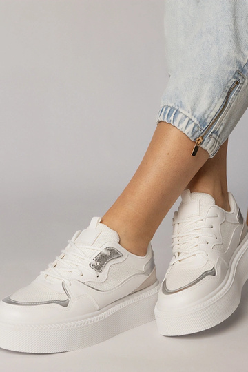 Białe sneakersy z...