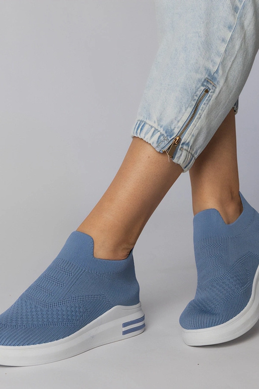 Niebieskie sneakersy skarpetkowe...