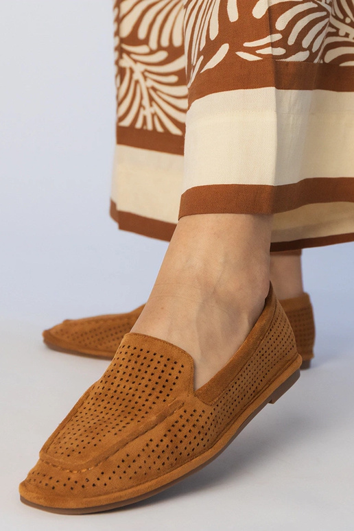 Karmelowe mokasyny ażurowe z...