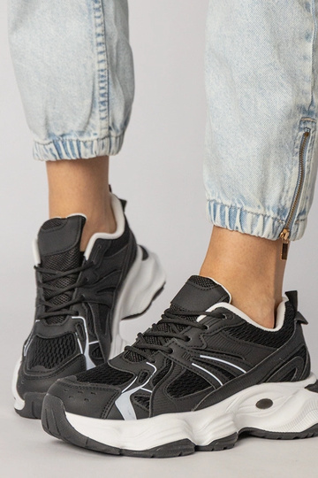 Czarne sneakersy sportowe na masywnej podeszwie Klarris